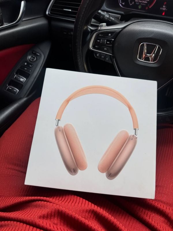 AirPods Max With SmartCase