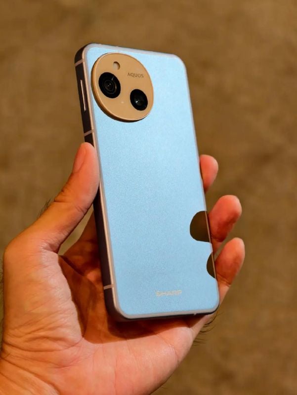 AQUOS SENSE 9