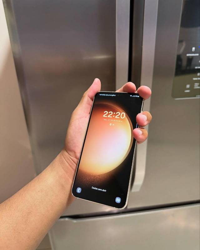 SAMUSUNG S23 PLUS