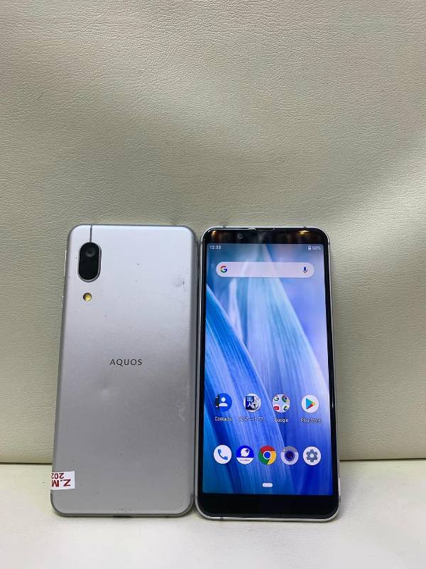 AQUOS SENSE3