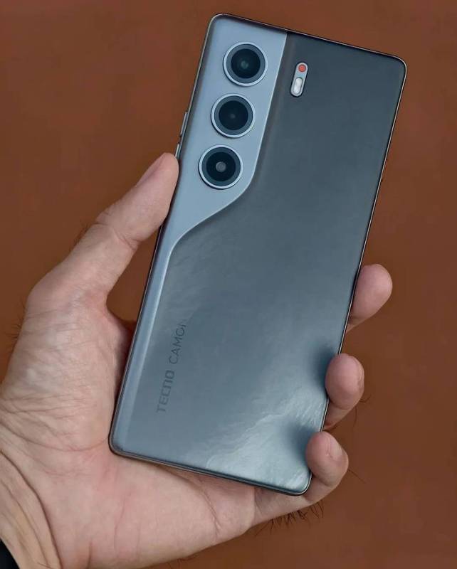 TECNO CAMON 40
