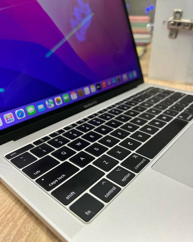 Macbook pro 2017 b