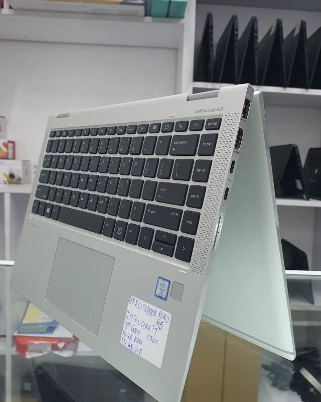 Hp EliteBook 1040 
G5