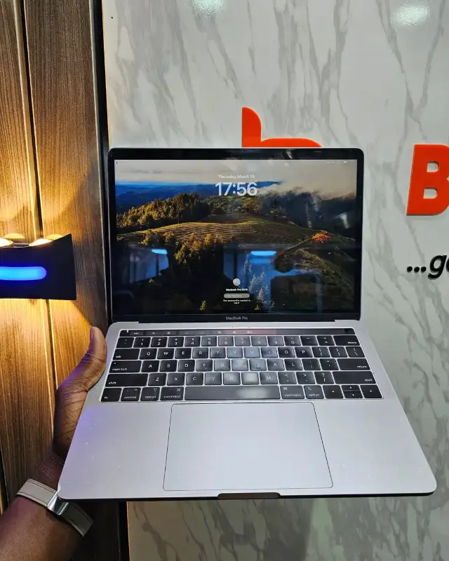 Macbook pro 2019 b