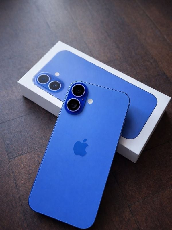 IPHONE 16