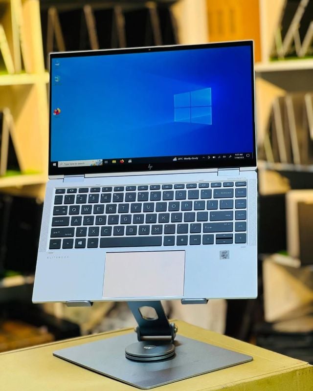 Hp EliteBook 1040 
G7