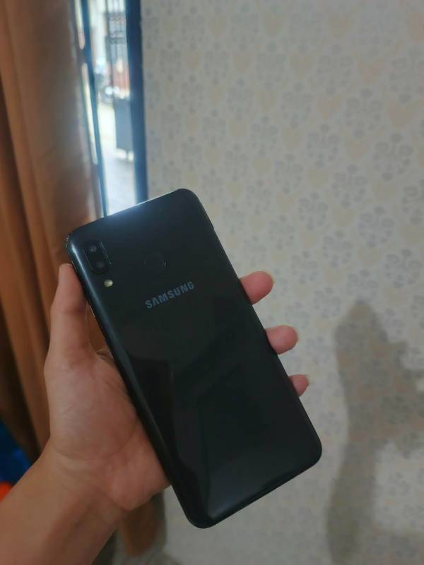 SAMSUNG A20