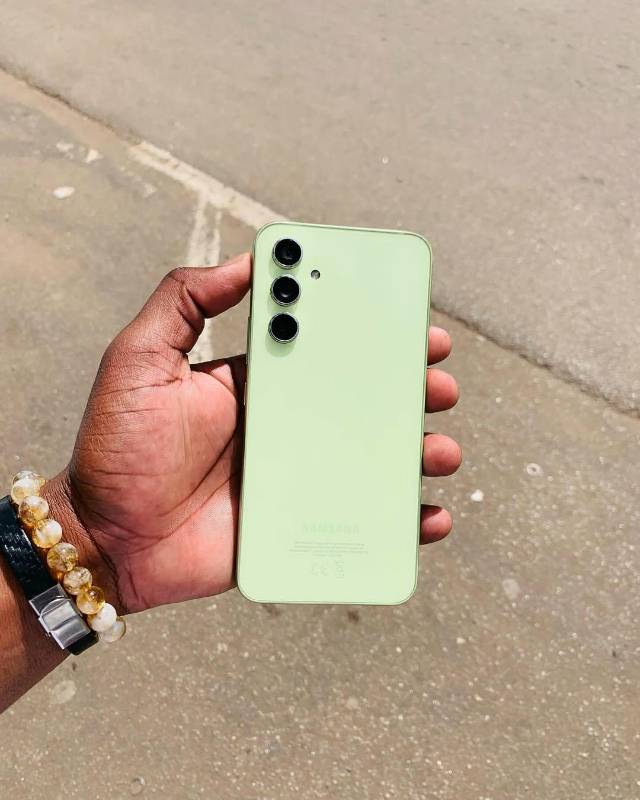 SAMSUNG A54