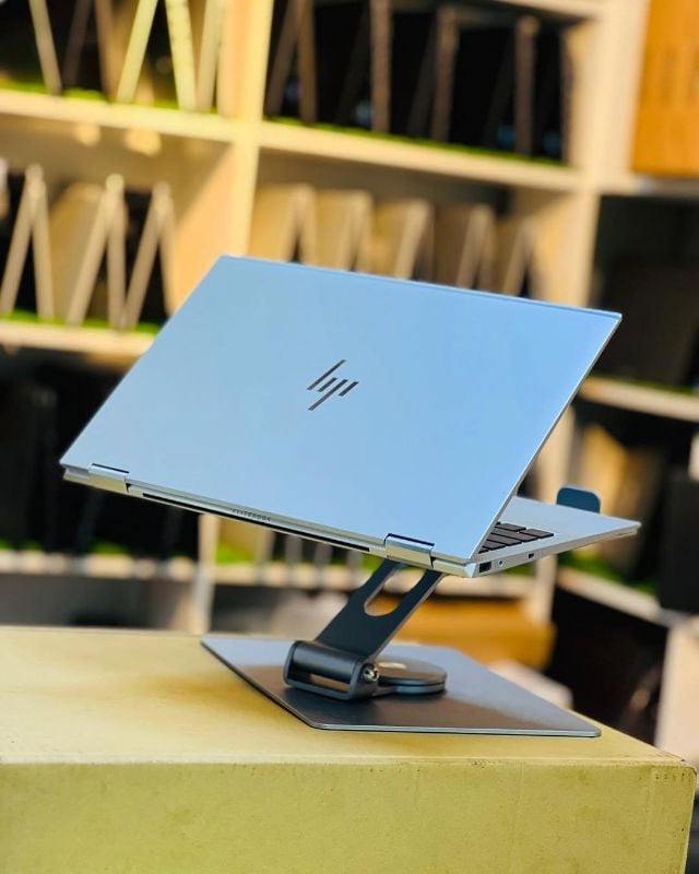 Hp EliteBook 1040 
G7