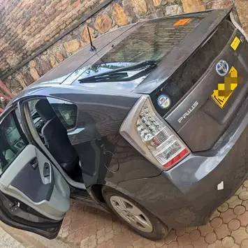 TOYOTA PRIUS 2010