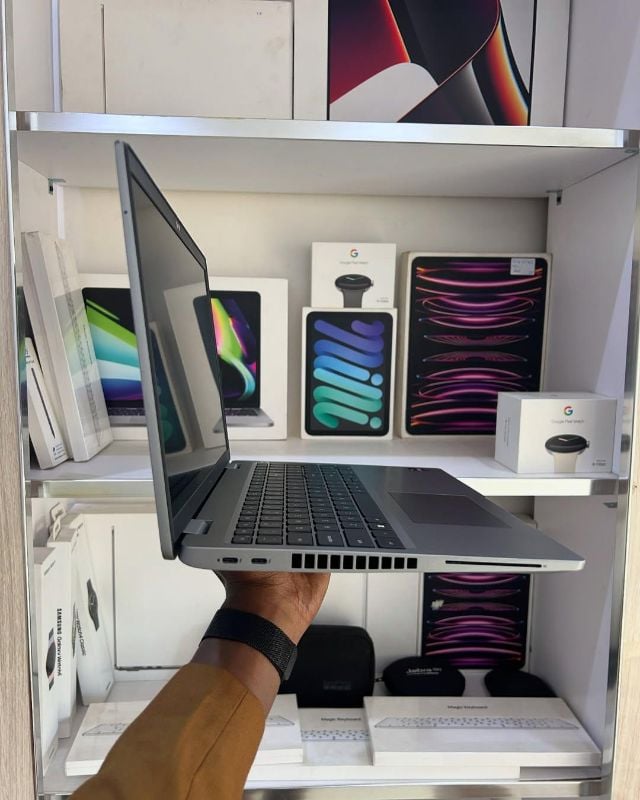 Hp Dell precision 5530