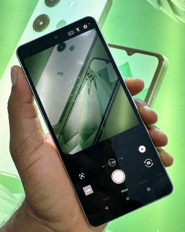 AQUOS SENSE7