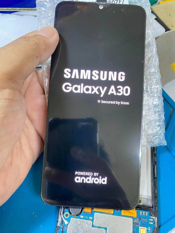 SAMSUNG A30