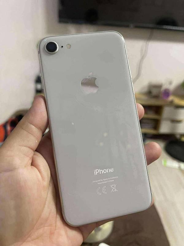IPHONE 8