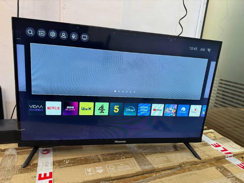 HISENSE  TV  POUSE 32 SMART