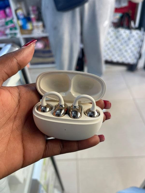 A88 clip up earbud