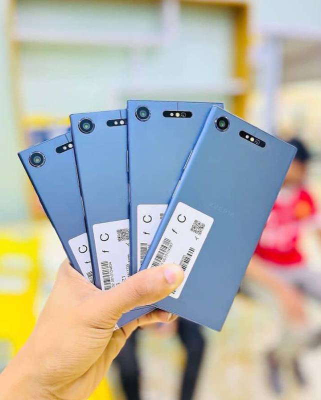 SONY XZ1