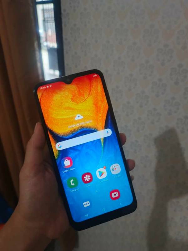 SAMSUNG A20