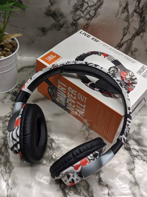 JBL LIVE 650