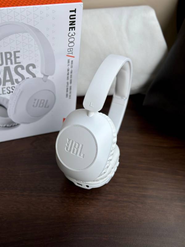 JBL TUNE 300BT-3