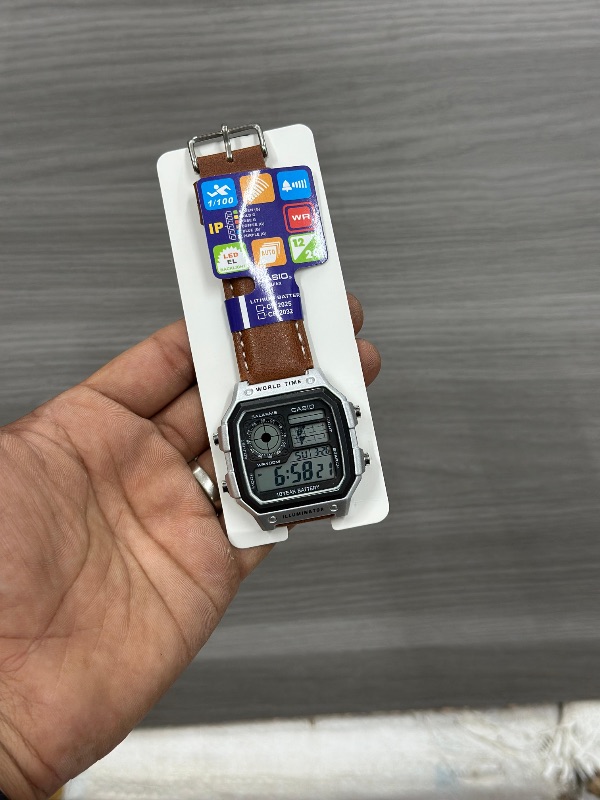 ILUMINATOR 
LEATHER STRAP
NEW ARRIVAL 

GOOD QUALITY 
SAME TO ORIGINAL LOOK