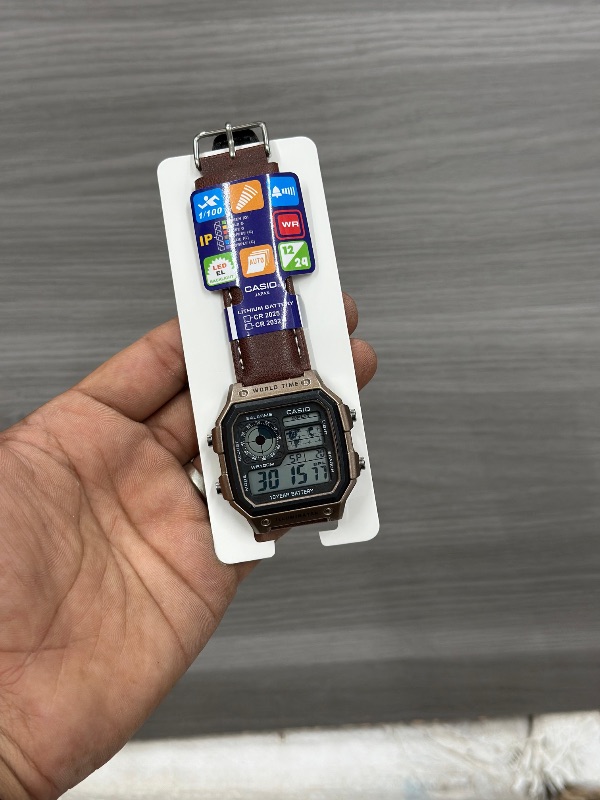 ILUMINATOR 
LEATHER STRAP
NEW ARRIVAL 

GOOD QUALITY 
SAME TO ORIGINAL LOOK