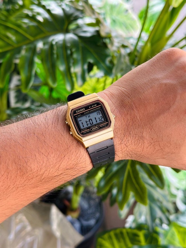 CASIO F -91W
Fiber strap 
New arrival
Good quality 
Same to original look