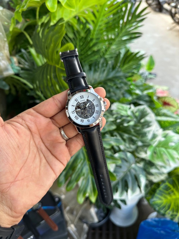 FOSSIL AUTOMATIC
LEATHER BELT
NEW ARRIVAL
GOOD QUALITY