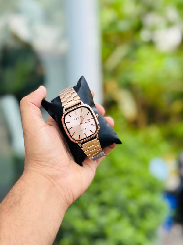Casio
7A Premium Quality
Features:
Analog
12 hr small dial
Quartz movement
Heavy machinery
High tech Metal chain
Date indicator
Solid back steel
High end quality battery operated machine