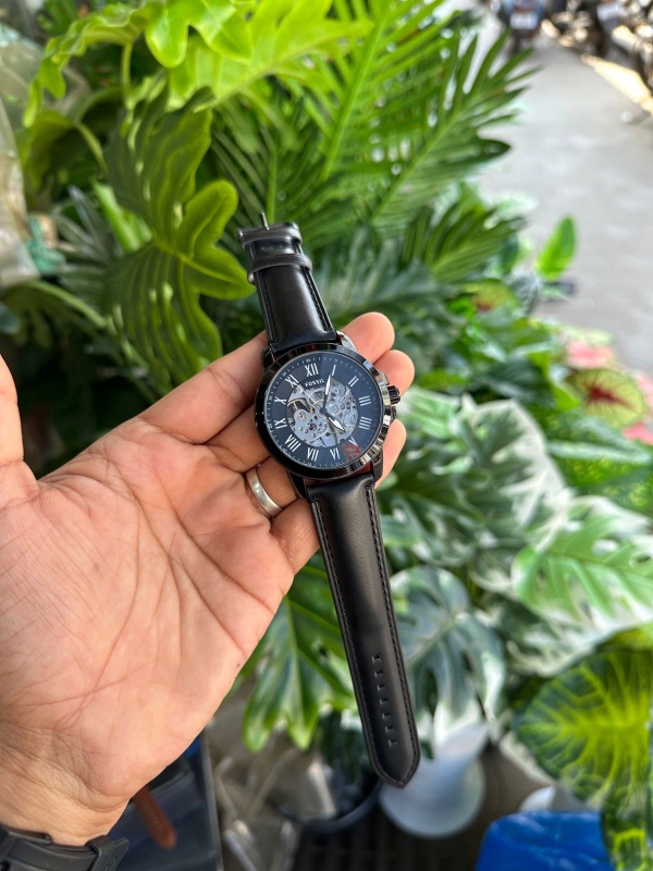 FOSSIL AUTOMATIC
LEATHER BELT
NEW ARRIVAL
GOOD QUALITY