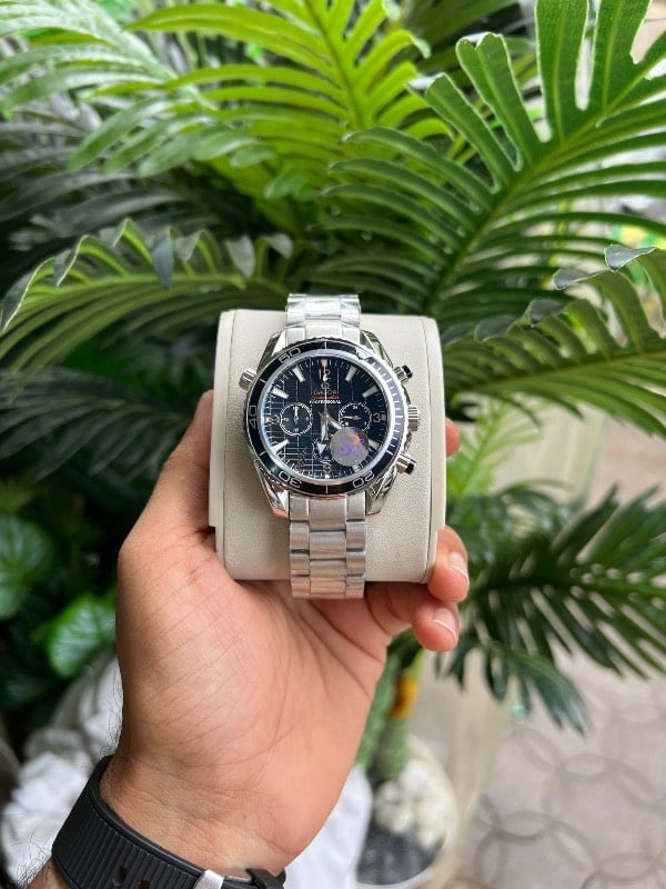 OMEGA SEAMASTER •All stainless steel •Japan qulity with japan movement •Heavy chain •All chronographs working •Rotating ring