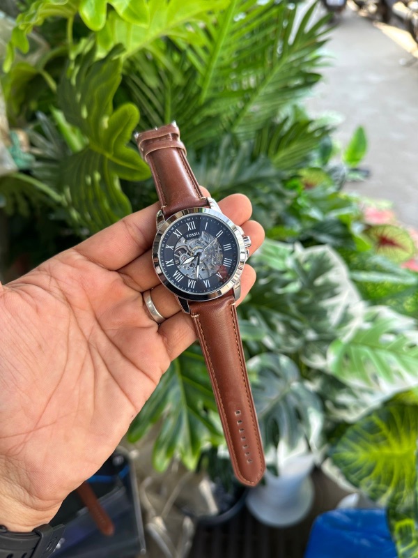 FOSSIL AUTOMATIC 
LEATHER BELT
NEW ARRIVAL
GOOD QUALITY