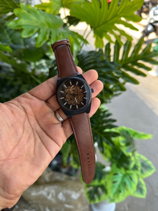 FOSSIL                                                 STRAP WATCH                         PREMIUM QUALITY                             AUTOMATIC ⚙️