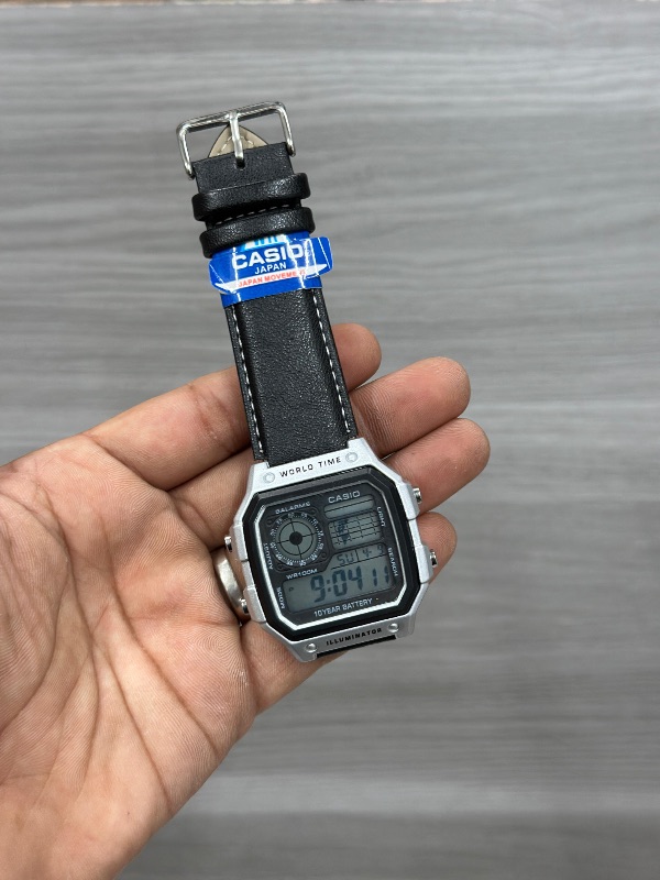 ILUMINATOR 
LEATHER STRAP
NEW ARRIVAL 

GOOD QUALITY 
SAME TO ORIGINAL LOOK