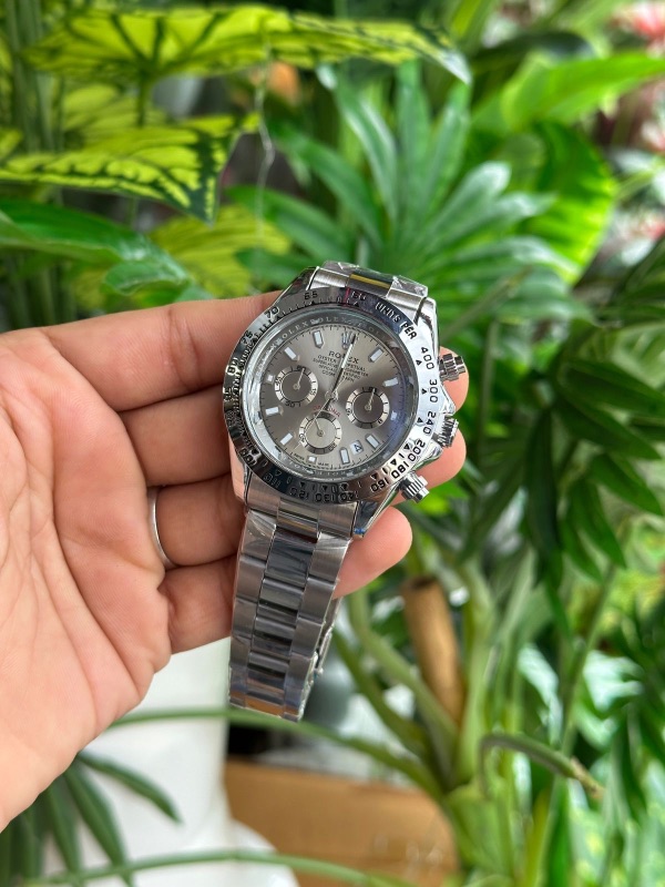 ROLEX DIATONA
QUARTZ 
SECOND COPY 
ALL CHRONOGRAPH WORKING
STAINLESS STEEL CHAIN
GOOD QUALITY