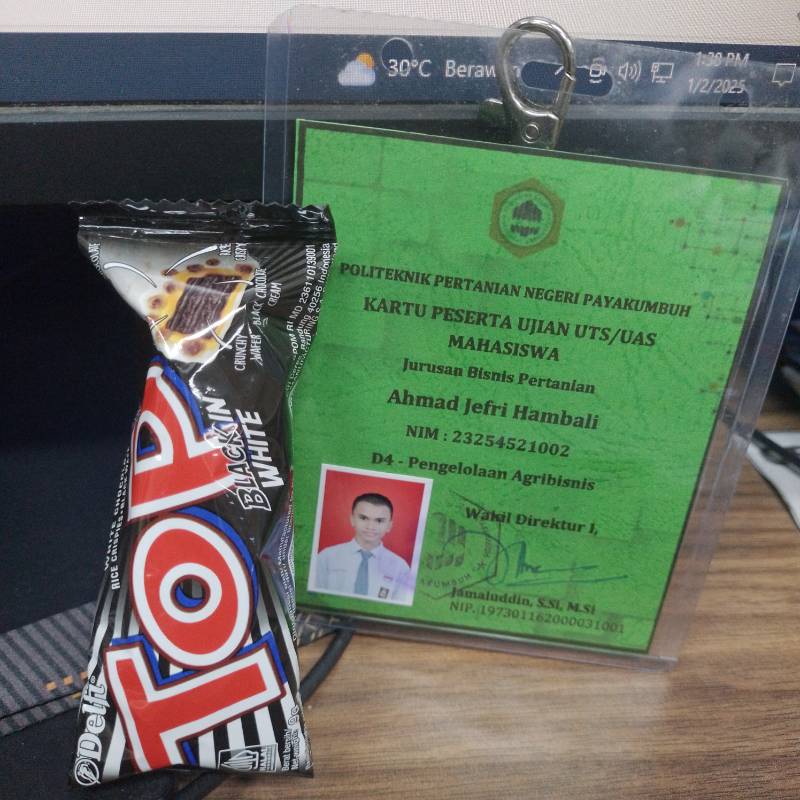 Delfi Top Black in White