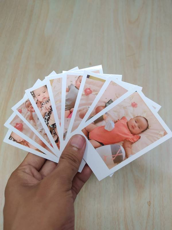 PAKET POLAROID 9 Foto (Tanpa Tali Jepit)