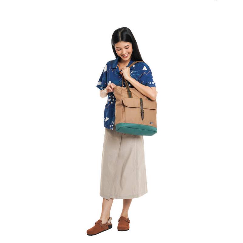VOYAGER TOTE BAG