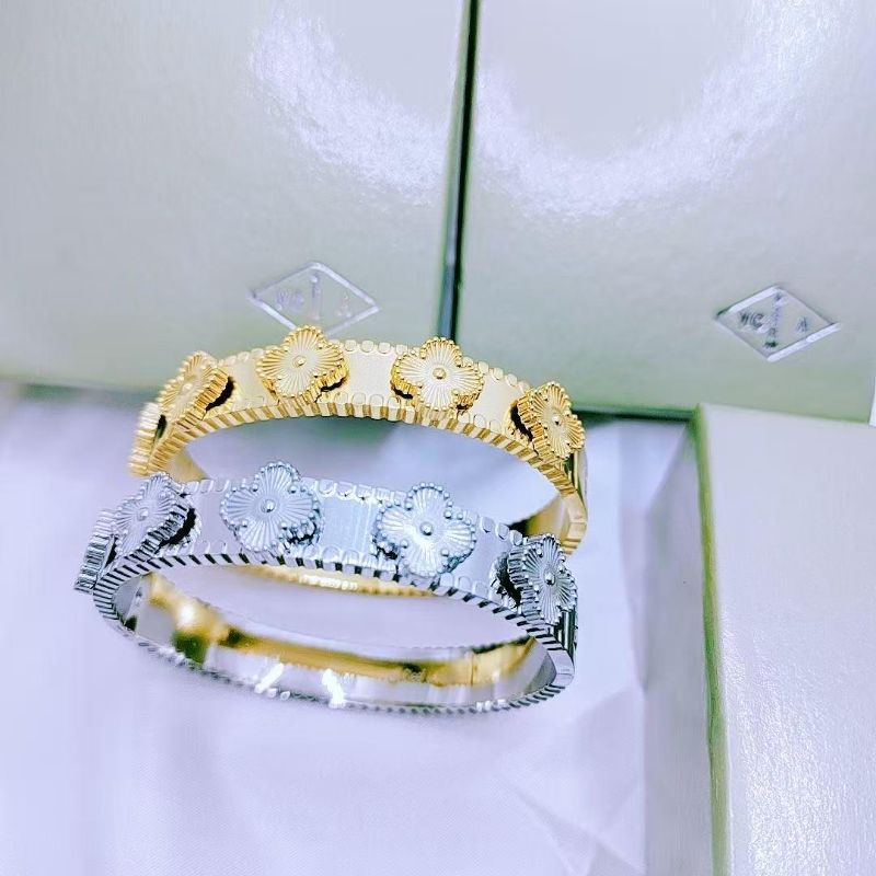 vca bangles