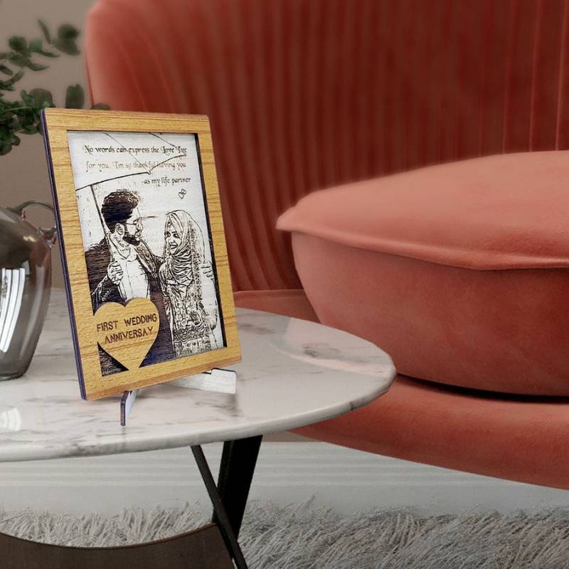 Customized Photo Carved Wooden Standee Frame