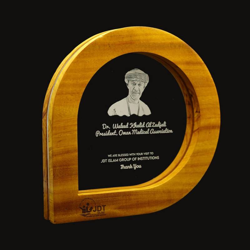 Solidify Success: Personalized Corporate Wooden Mementos