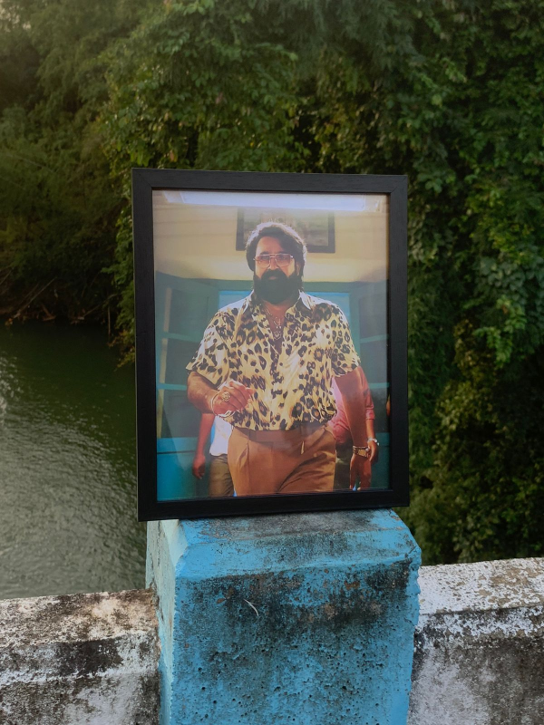 10×8 NORMAL BLACK FRAME