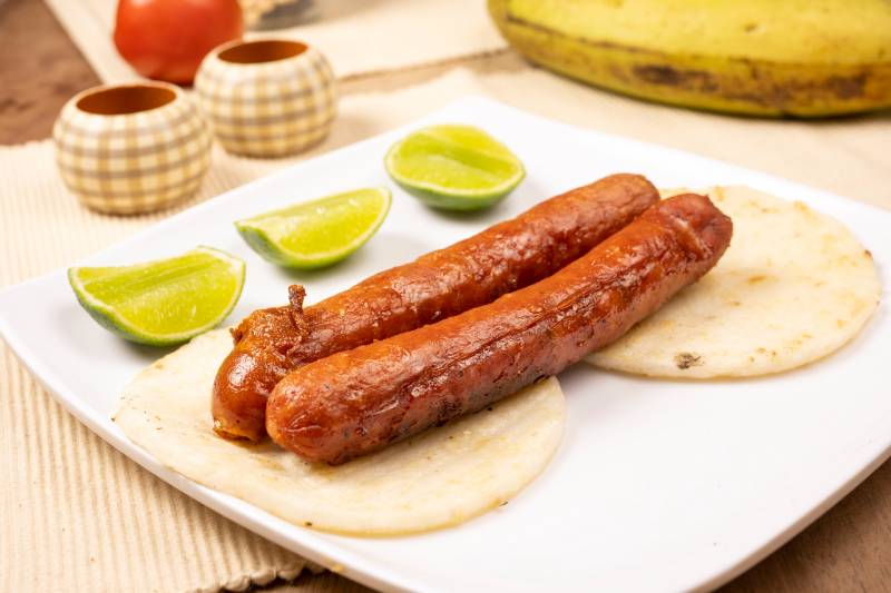 COMBO CHORIZO -Chorizo, 2 Huevos 1/2 Arepa