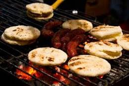 Arepa con chorizo