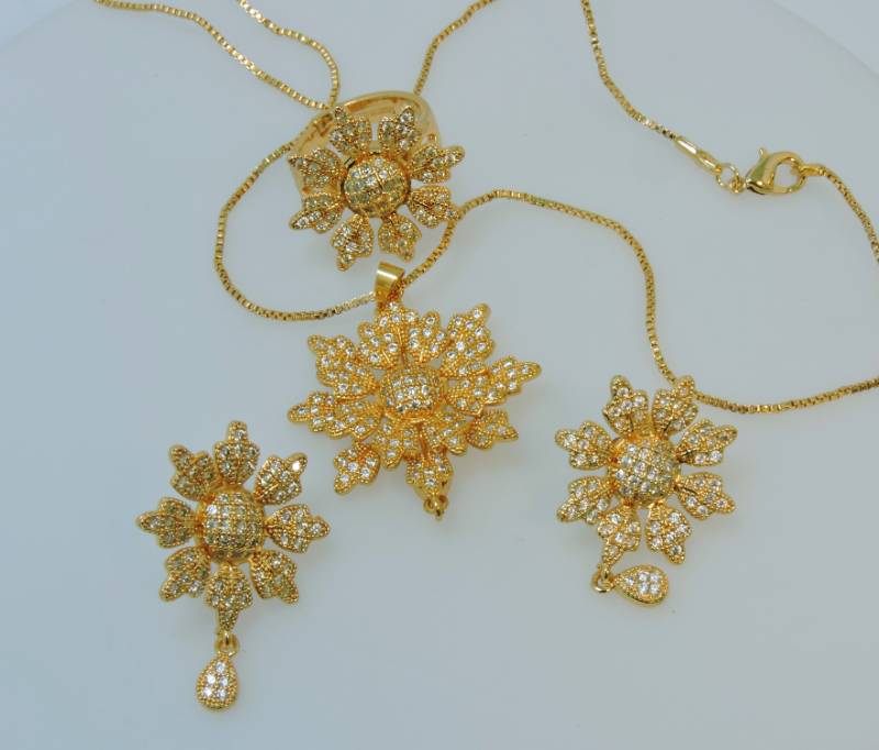 pendant set with ring