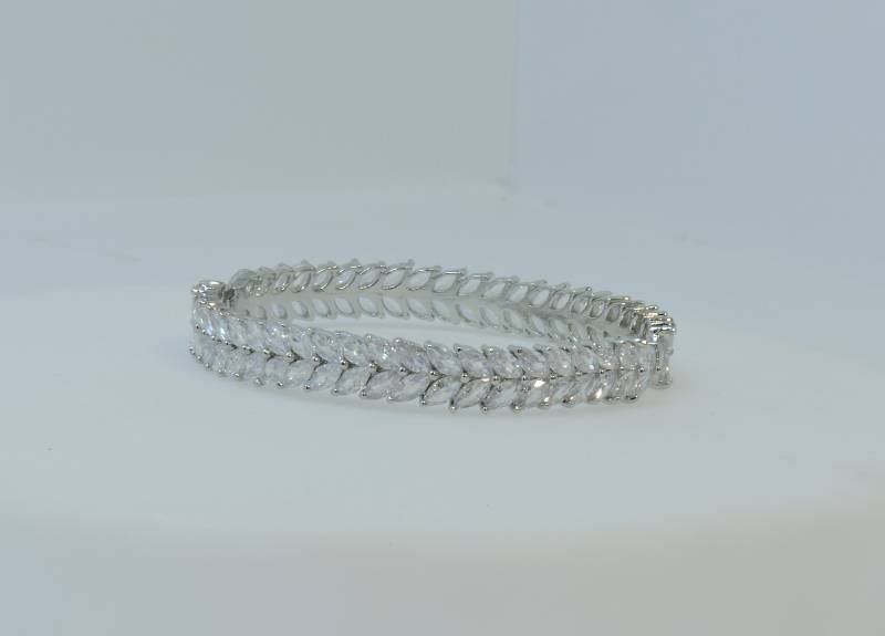 Love bangle 8