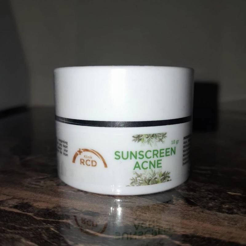 SUNSCREEN ACNE