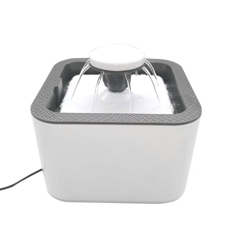 Fuente de agua moderna gatos