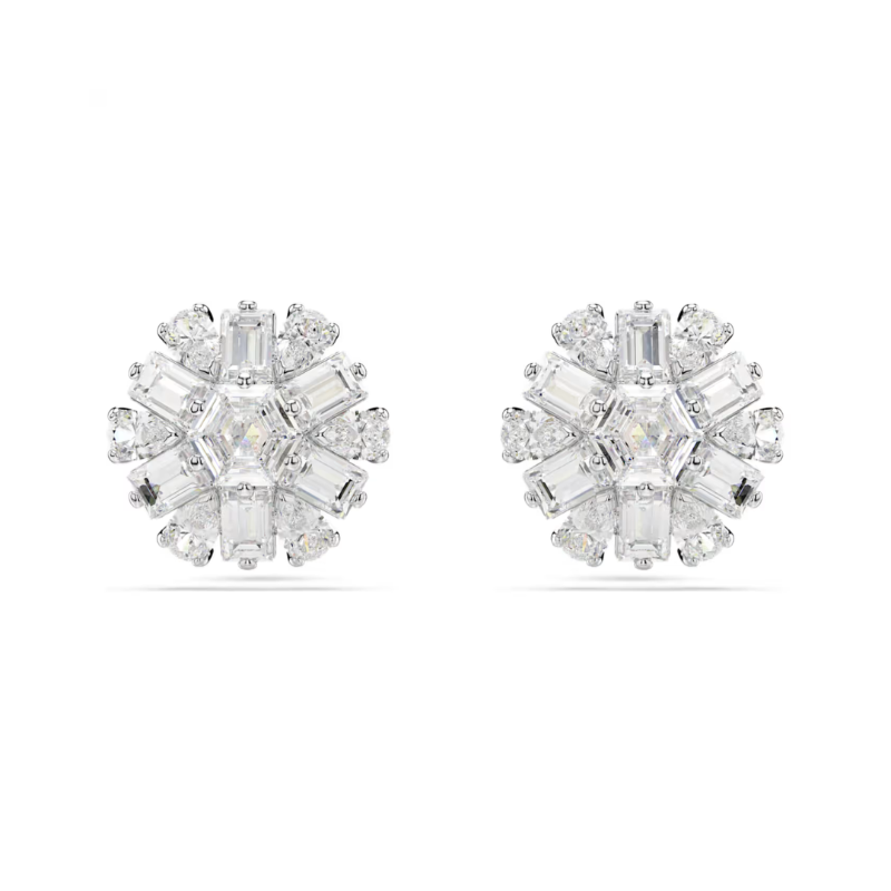 Snowflake stud earrings