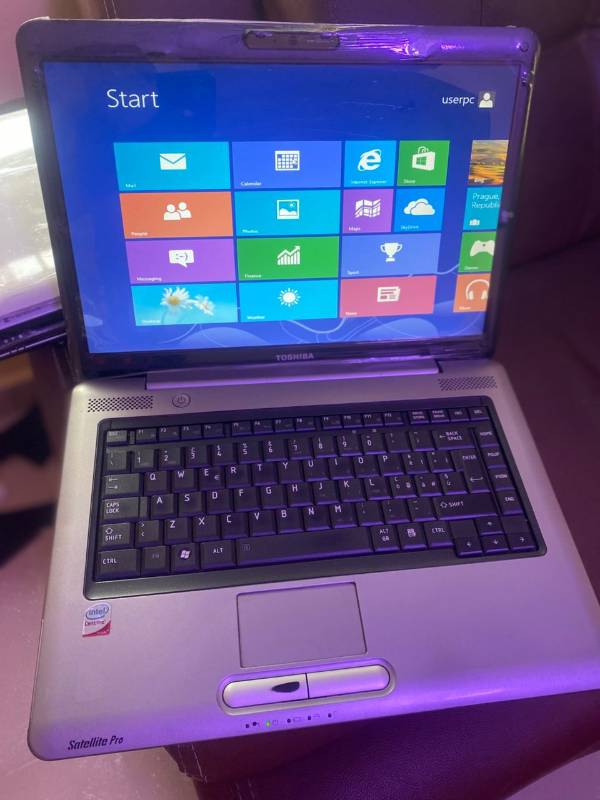 UK used Toahiba| Intel Centrino
| 2gb Ram | 160gb HDD